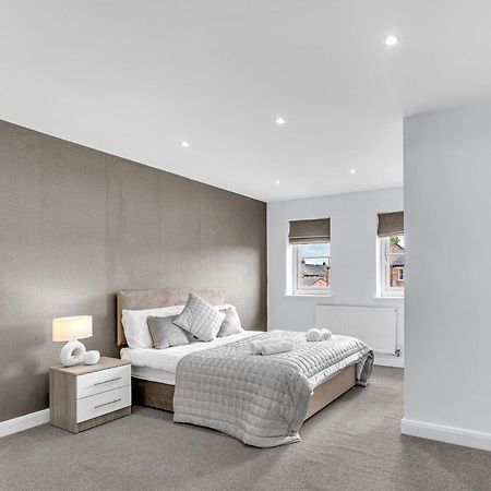 Brook Meadow House, 4 Bed House, Manchester Astley  المظهر الخارجي الصورة