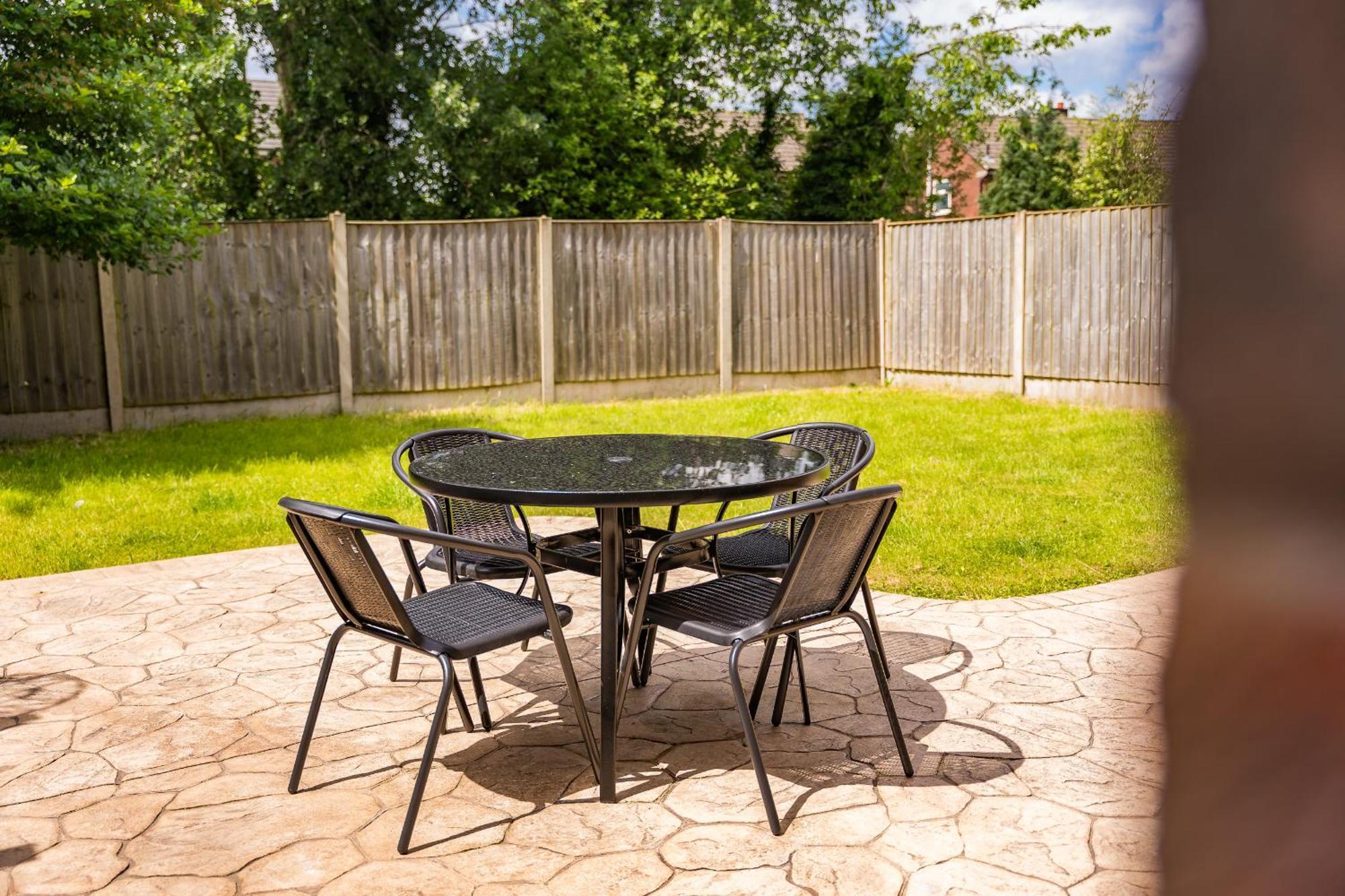Brook Meadow House, 4 Bed House, Manchester Astley  المظهر الخارجي الصورة